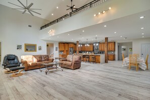 Interior - St Petersburg Getaway - 5 Mi to Tropicana Field! (St. Petersburg)