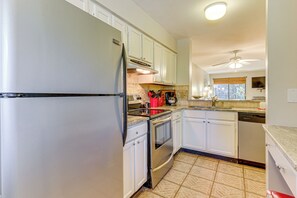 Apartment (2 Bedrooms) | Interior - Walk to Beach: Hilton Head Island Tennis Retreat! (Hilton Head Island)
