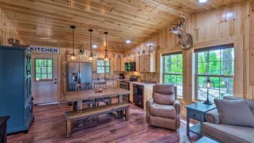 House (2 Bedrooms) | Interior