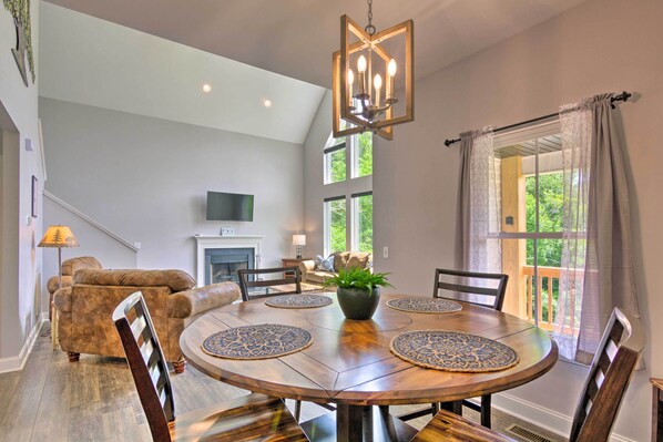 Interior - Family Home w/ Views ~ 5 Mi to Downtown Asheville! (Asheville)