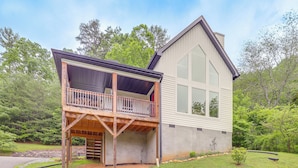 House (3 Bedrooms) | Interior - Family Home w/ Views ~ 5 Mi to Downtown Asheville! (Asheville)