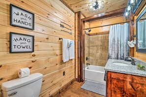 House (2 Bedrooms) | Interior - Setting Sun Eagletown Gem - Private River Access (Eagletown)