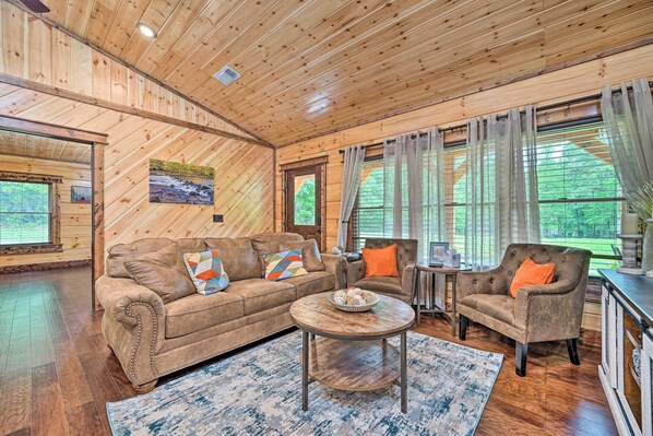 House (2 Bedrooms) | Interior