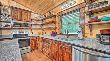 House (2 Bedrooms) | Interior