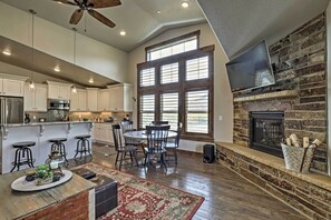 Apartment (3 Bedrooms) | Interior - Mountain-view Condo ~ 9 Mi to Park City Skiing (Heber City)