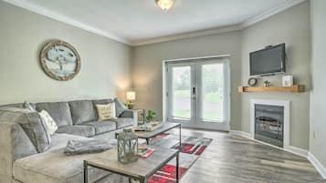 Apartment (2 Bedrooms) | Front of property
