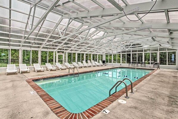 Apartment (2 Bedrooms) | Interior - Downtown Pigeon Forge Condo w/ Pool Access! (Pigeon Forge)