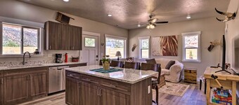 Quiet Kanab Home w/ Panoramic Views & Porch!