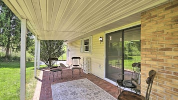House (4 Bedrooms) | Front of property