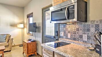 Apartment (0 Bedroom) | Interior