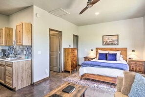 Apartment (0 Bedroom) | Interior - Cozy Elgin Casita w/ Gas Grill: Pets Welcome! (Elgin)