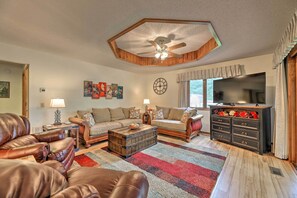 TV - 6-acre Rogers Retreat w/ Ramps on Beaver Lake! (Rogers)