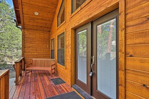 House (4 Bedrooms) | Interior - Serene Lakeside Cabin w/ Decks + Edler Lake Views! (Pinetop)
