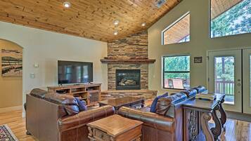 House (4 Bedrooms) | Front of property