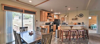 Cedaredge Hideaway w/ Grill & Mountain Views!