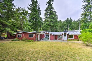 Interior - Historic Belfair Cabin Abode on the Hood Canal! (Belfair)