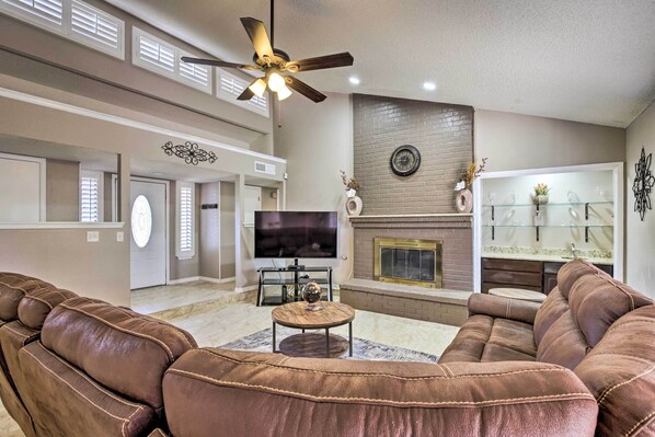 House (3 Bedrooms) | Front of property - Large Yard: Family-friendly El Paso Rental Home (El Paso)