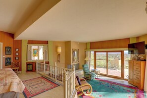 Apartment (2 Bedrooms) | Interior - Stunning Views + Pool! Hilltop Home in Tucson (Tucson)