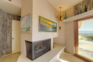 Apartment (2 Bedrooms) | Interior - Tucson Retreat w/ Superb Mountain Views & Pool! (Tucson)