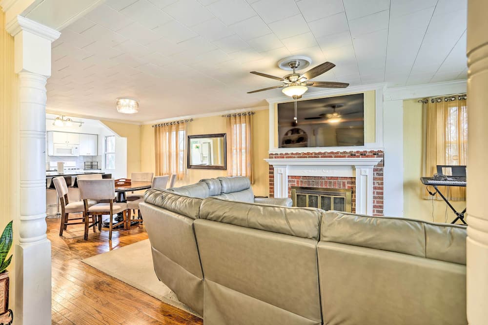 Family Getaway Near Delaware River & Intl Soccer! - Gloucester County, NJ