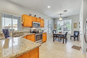 House (3 Bedrooms) | Interior