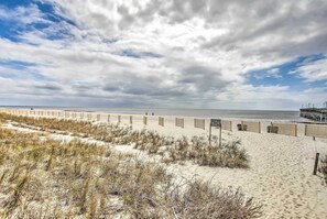 Interior - Coastal Oasis w/ Decks: Walk to Holden Beach! (Supply)