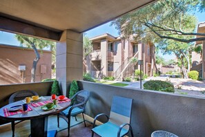 Interior - Resort Retreat in Paradise Valley / Kierland Area! (Scottsdale)