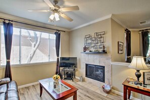 Interior - Resort Retreat in Paradise Valley / Kierland Area! (Scottsdale)