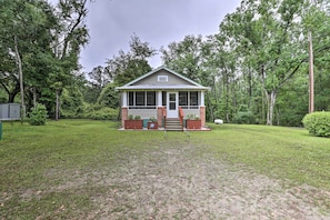 House (3 Bedrooms) | Interior - Renovated Home w/ Screened-in Patio on Hwy 90! (Quincy)