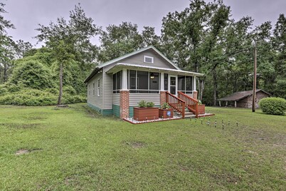 Renovated Home w/ Screened-in Patio on Hwy 90!