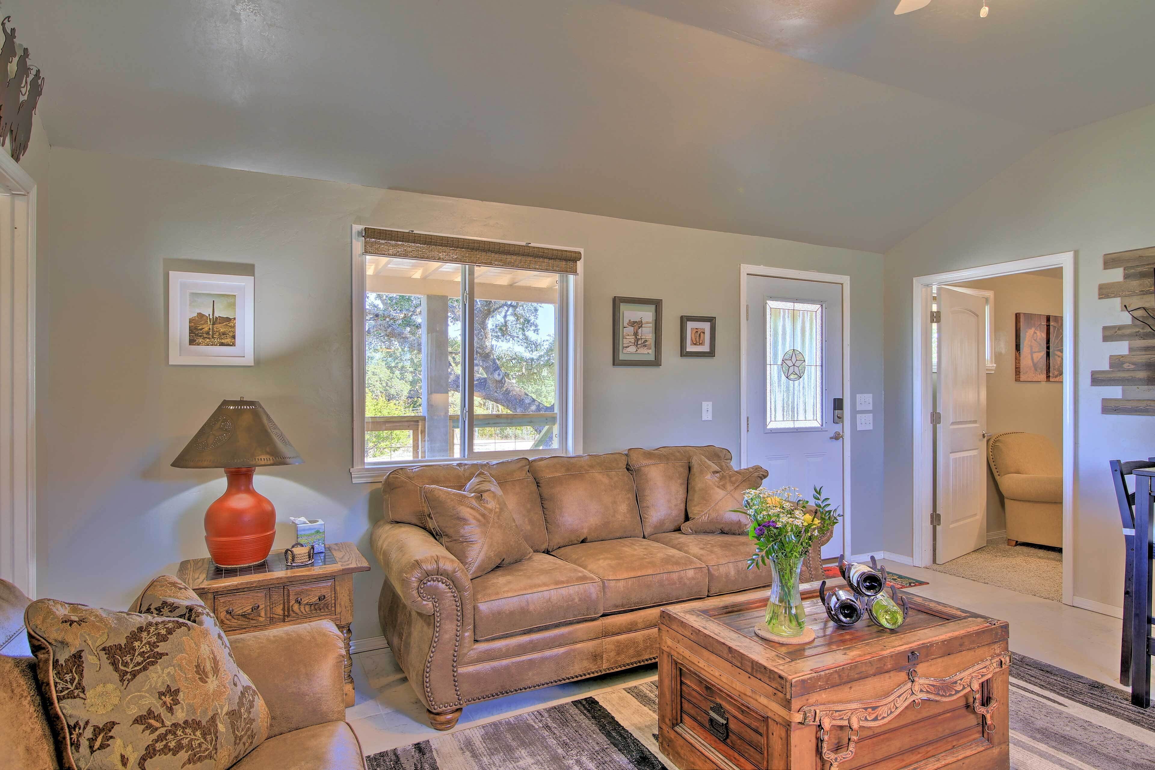 House (2 Bedrooms) | Interior