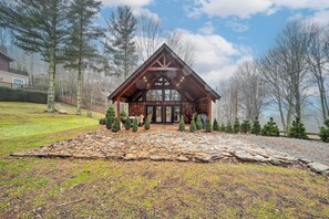 House (2 Bedrooms) | Interior - Fire Pit & Grill: Modern Beech Mountain Cabin! (Banner Elk)