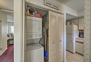 Interior - Townhome w/ Balcony < 1 Mi to Wildwood Crest Bch! (Wildwood Crest)