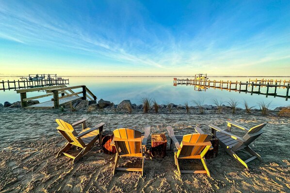 Interior - Waterview Home w/ Sunset & Lighthouse Views (Harkers Island)