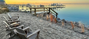 Waterview Home w/ Sunset & Lighthouse Views