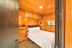 Cottage (2 Bedrooms) | Interior - Hot Tub & Deck: Waterfront Escape in Payson! (Payson)
