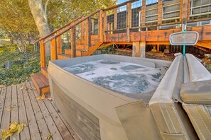 Cottage (2 Bedrooms) | Interior - Hot Tub & Deck: Waterfront Escape in Payson! (Payson)