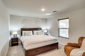 House (4 Bedrooms) | Interior - Bullhead City Home w/ Mtn View, By Colorado River (Bullhead City)