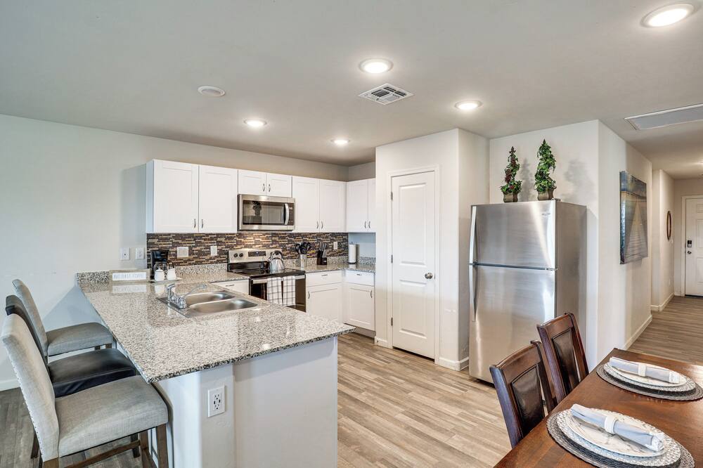 Bullhead City Home w/ Mtn View, By Colorado River - Cascade Canyon Way, WY