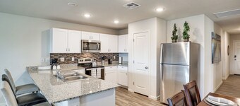 บ้าน Bullhead City พร้อมวิวภูเขา, ทางน้ำคอโลราโด