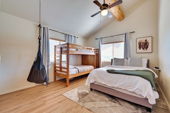 Interior - Mtn-view Gem w/ Fire Pit & Deck in Payson (Payson)