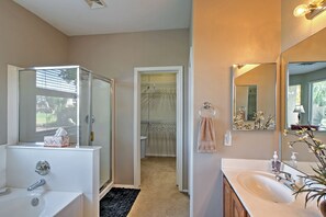 House (4 Bedrooms) | Interior - Golf Course View! Group Getaway in Queen Creek (Queen Creek)