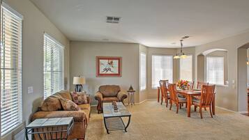 House (4 Bedrooms) | Interior