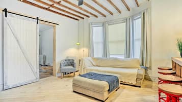 House (1 Bedroom) | Interior