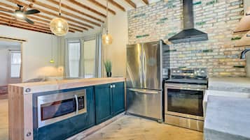 獨棟房屋 (1 Bedroom) | 私人廚房 | 微波爐、烤箱、爐台、洗碗機