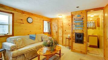 House (1 Bedroom) | Interior