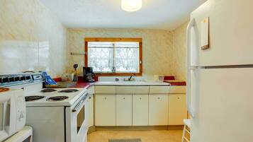 House (1 Bedroom) | Interior