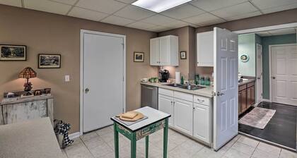 Private Hendersonville Hideaway w/ Fire Pit!