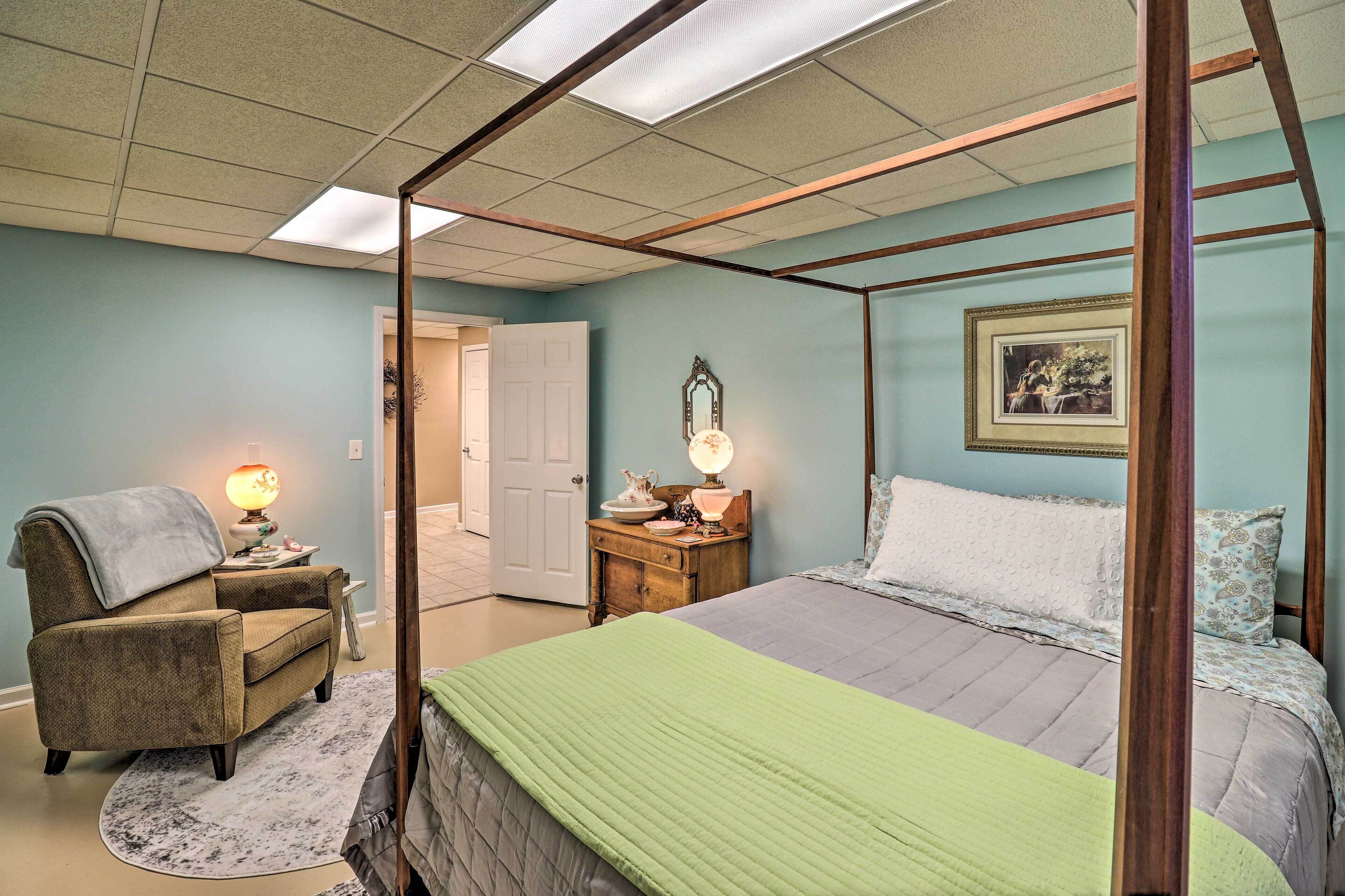 2 bedrooms, iron/ironing board, bed sheets