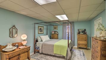 2 bedrooms, iron/ironing board, bed sheets